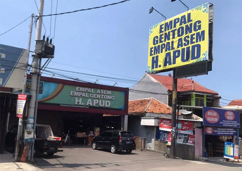 Empal Gentong H. Apud - Kuliner di Cirebon