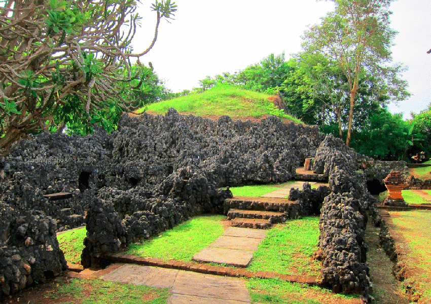 Taman Sari Gua Sunyaragi